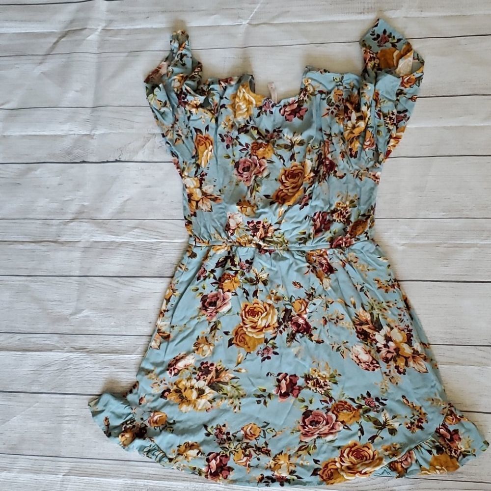 Xhilaration Medium Short Sleeve Dress - Picture 3 of 4